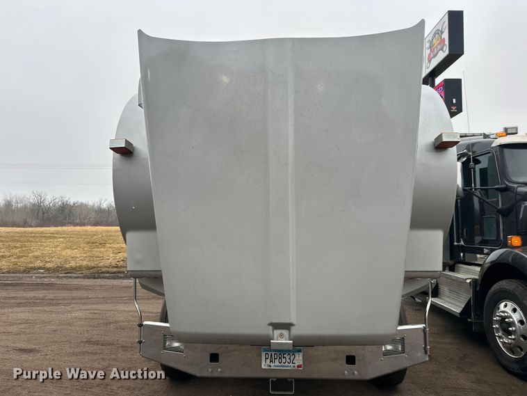 image for item FK1719 2017 Kenworth T800 semi truck