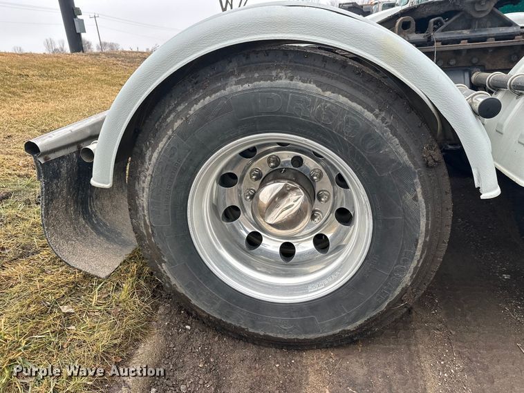 image for item FK1719 2017 Kenworth T800 semi truck