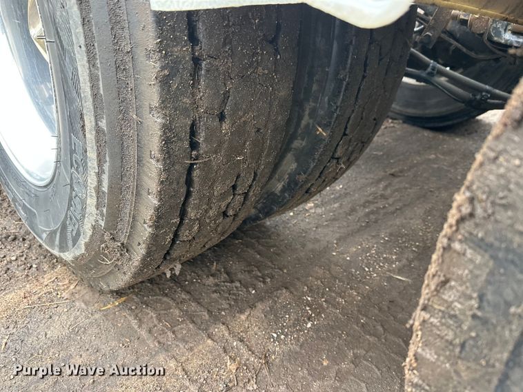 image for item FK1719 2017 Kenworth T800 semi truck