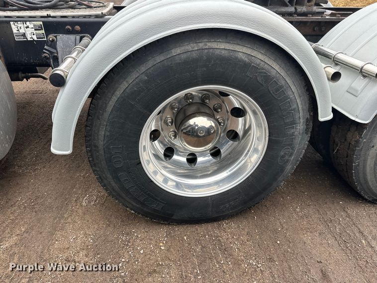 image for item FK1719 2017 Kenworth T800 semi truck