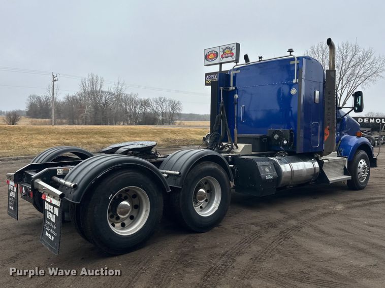 image for item FK1720 2016 Kenworth T800 semi truck