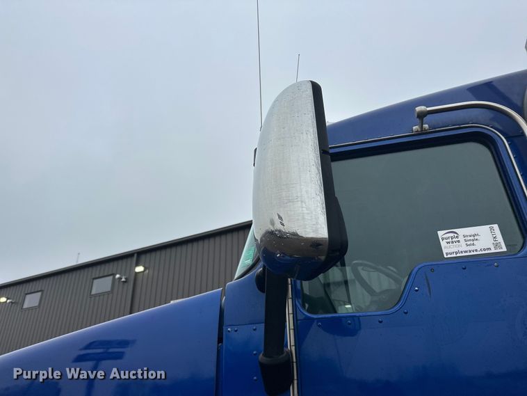 image for item FK1720 2016 Kenworth T800 semi truck