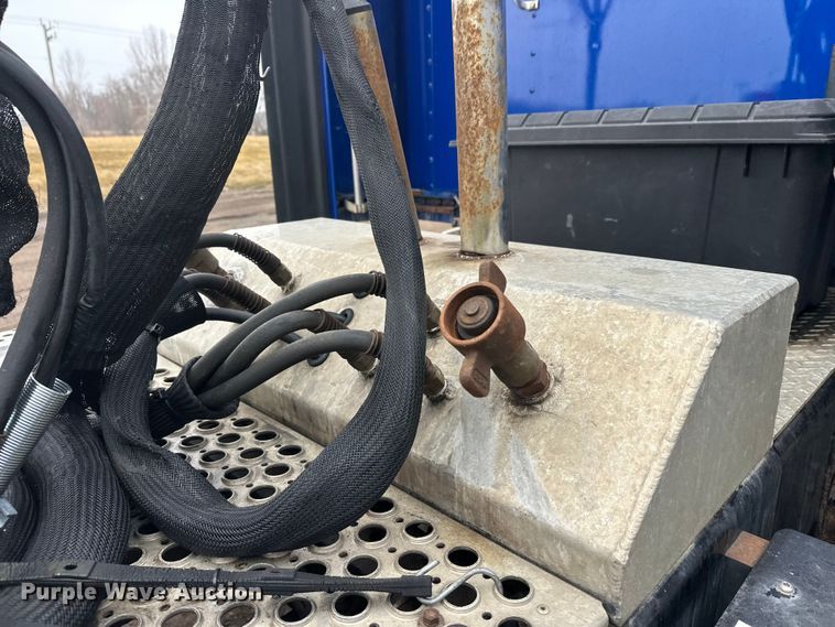 image for item FK1720 2016 Kenworth T800 semi truck