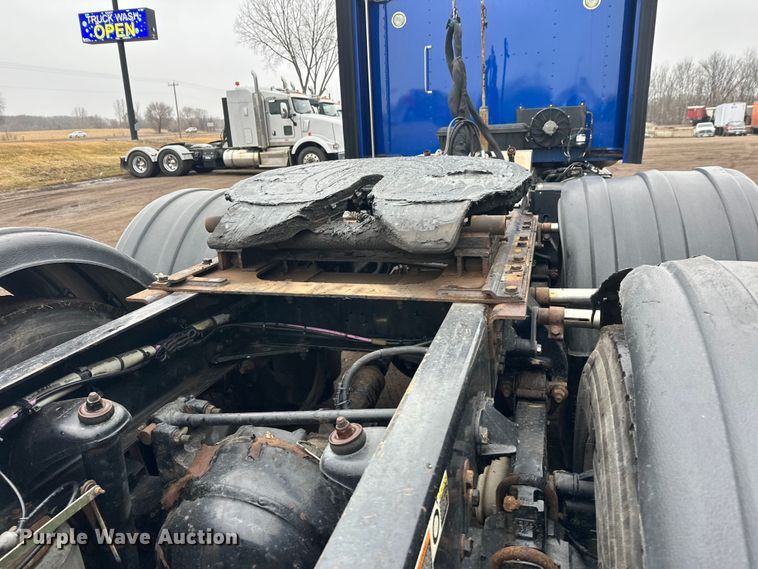 image for item FK1720 2016 Kenworth T800 semi truck