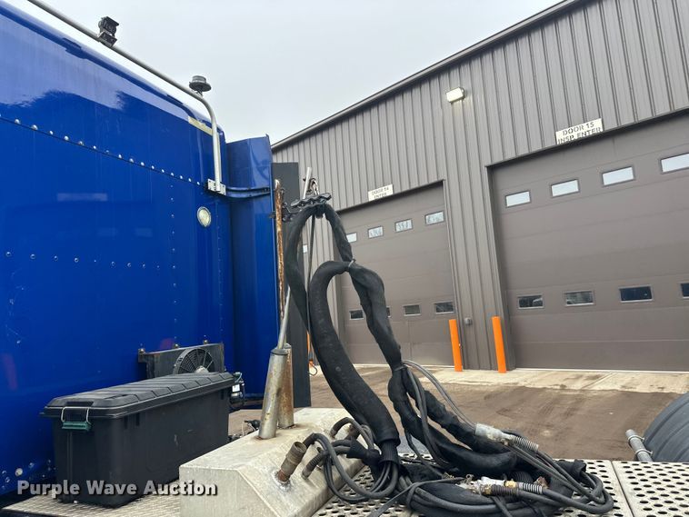 image for item FK1720 2016 Kenworth T800 semi truck