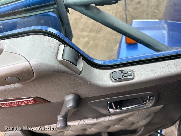 image for item FK1720 2016 Kenworth T800 semi truck