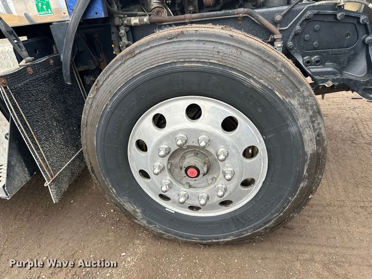 image for item FK1720 2016 Kenworth T800 semi truck