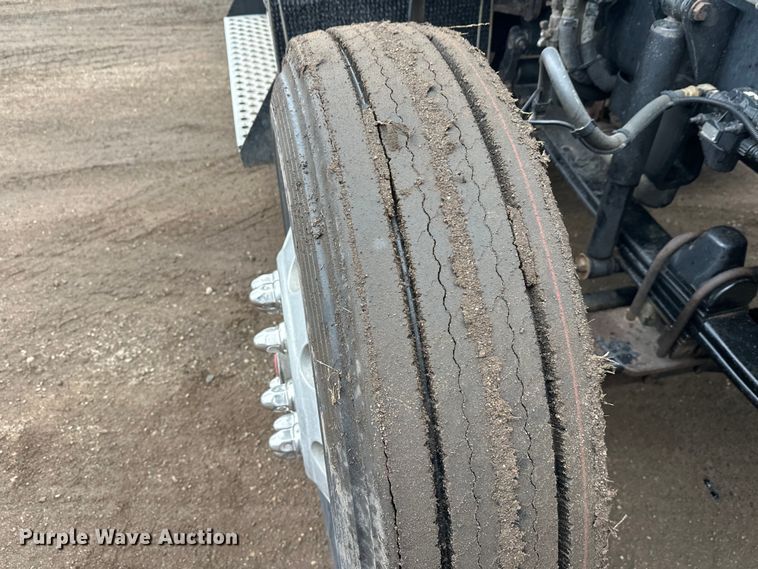 image for item FK1720 2016 Kenworth T800 semi truck