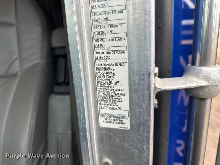 image for item FK1720 2016 Kenworth T800 semi truck