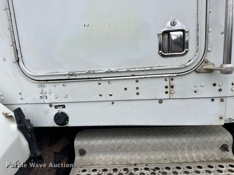 image for item FK1721 2000 Kenworth T800 semi truck