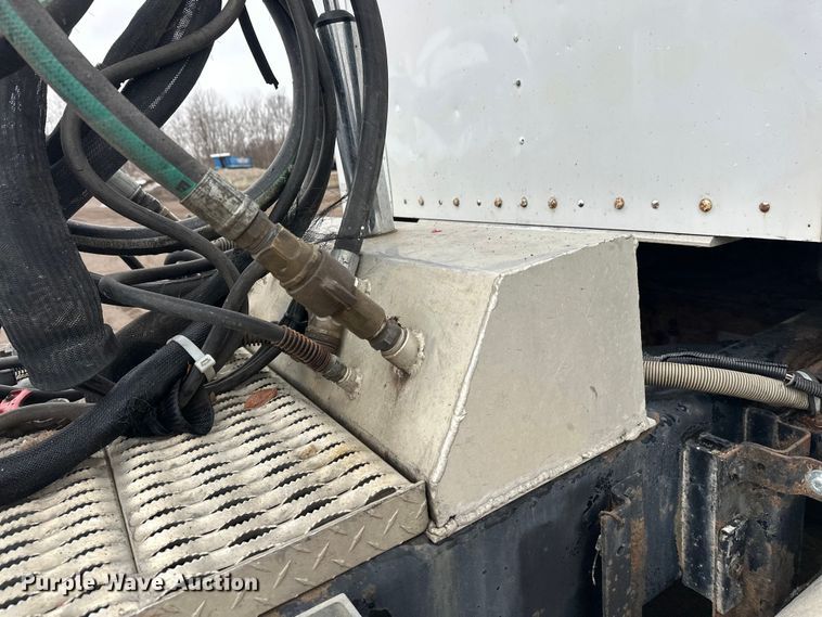 image for item FK1721 2000 Kenworth T800 semi truck