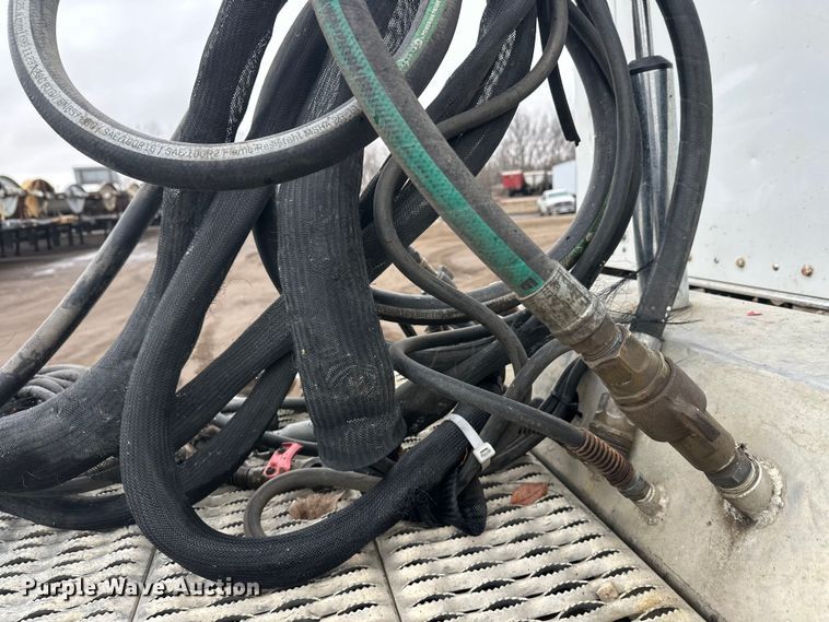 image for item FK1721 2000 Kenworth T800 semi truck