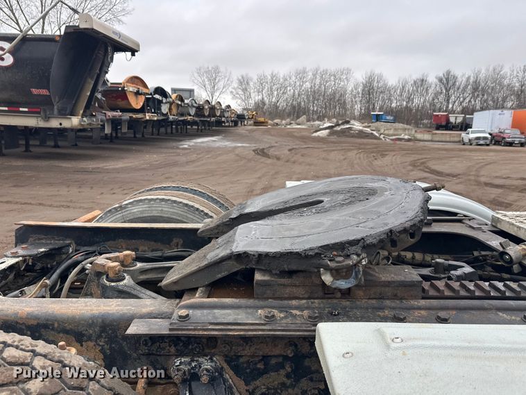 image for item FK1721 2000 Kenworth T800 semi truck