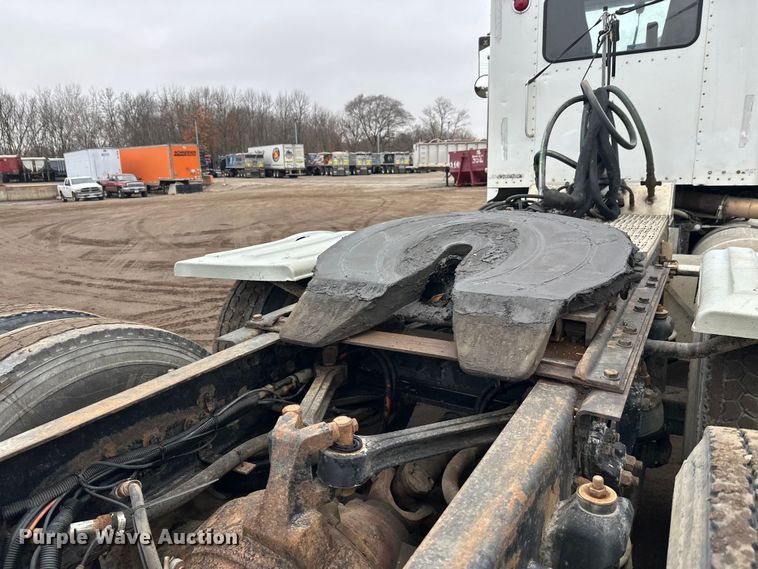 image for item FK1721 2000 Kenworth T800 semi truck