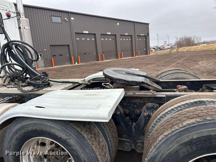 image for item FK1721 2000 Kenworth T800 semi truck