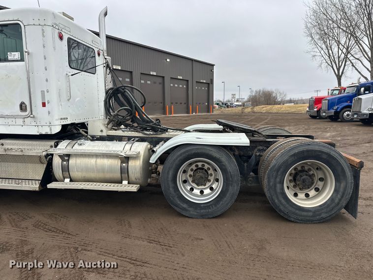 image for item FK1721 2000 Kenworth T800 semi truck