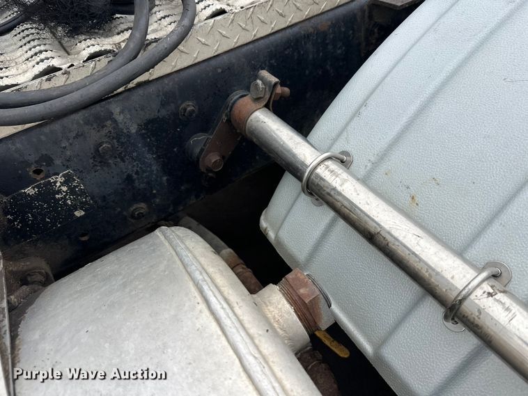 image for item FK1721 2000 Kenworth T800 semi truck