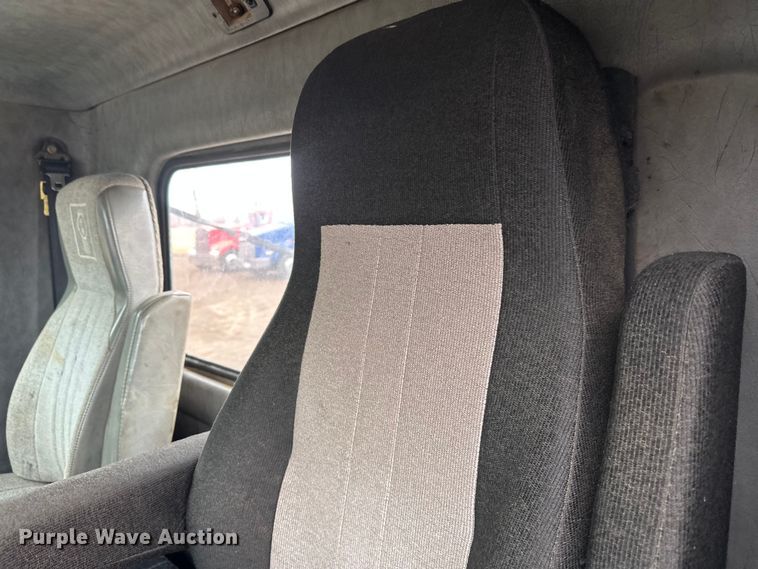 image for item FK1721 2000 Kenworth T800 semi truck