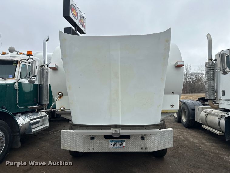 image for item FK1721 2000 Kenworth T800 semi truck