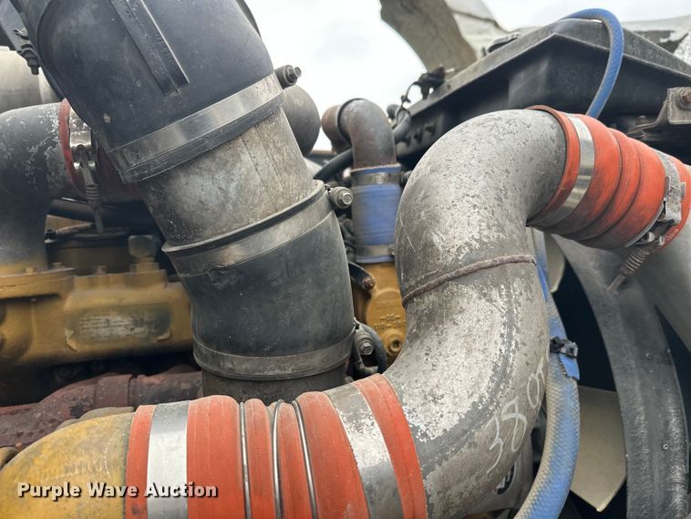 image for item FK1721 2000 Kenworth T800 semi truck