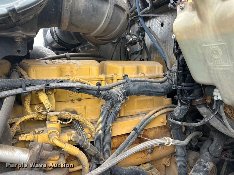 image for item FK1721 2000 Kenworth T800 semi truck