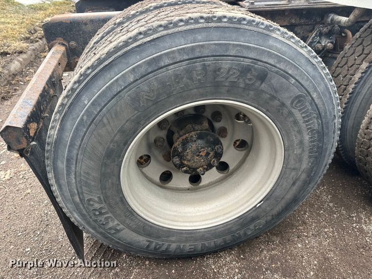 image for item FK1721 2000 Kenworth T800 semi truck