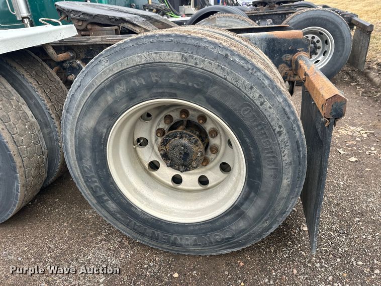 image for item FK1721 2000 Kenworth T800 semi truck