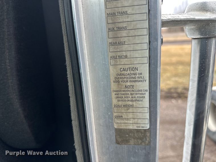 image for item FK1721 2000 Kenworth T800 semi truck