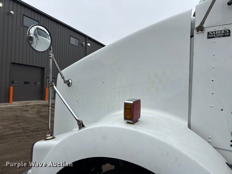 image for item FK1722 2000 Kenworth T800 semi truck