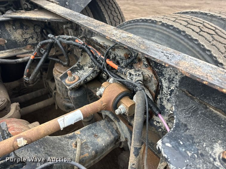 image for item FK1722 2000 Kenworth T800 semi truck