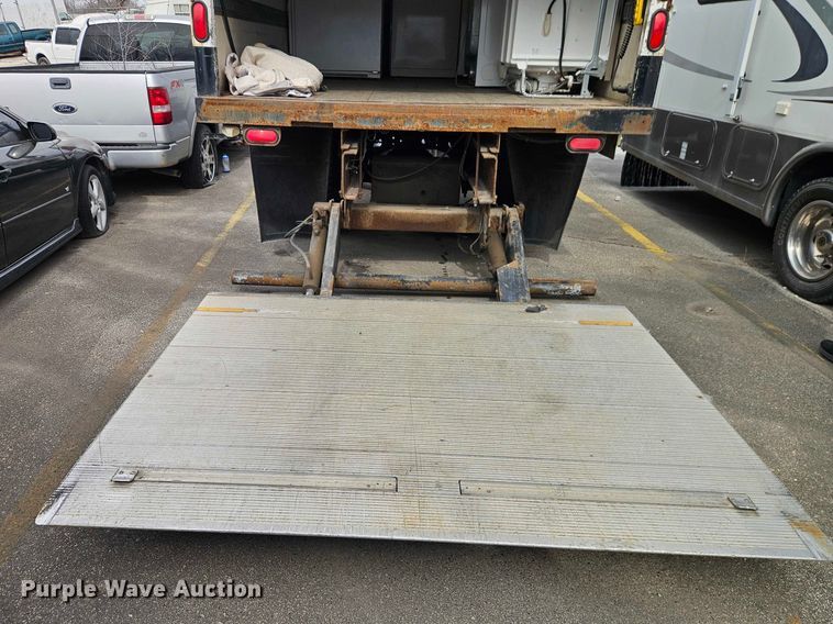 image for item FN5583 1998 International 4700 box truck