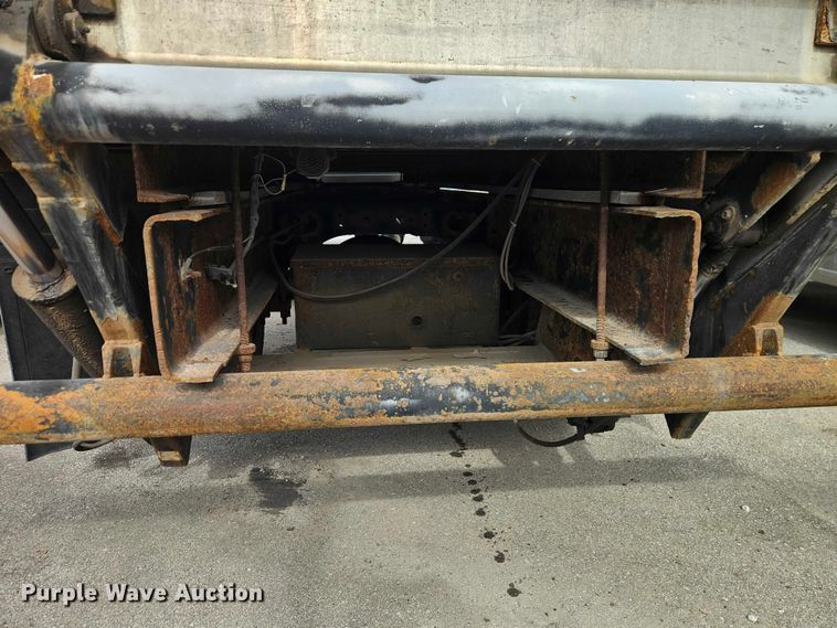 image for item FN5583 1998 International 4700 box truck