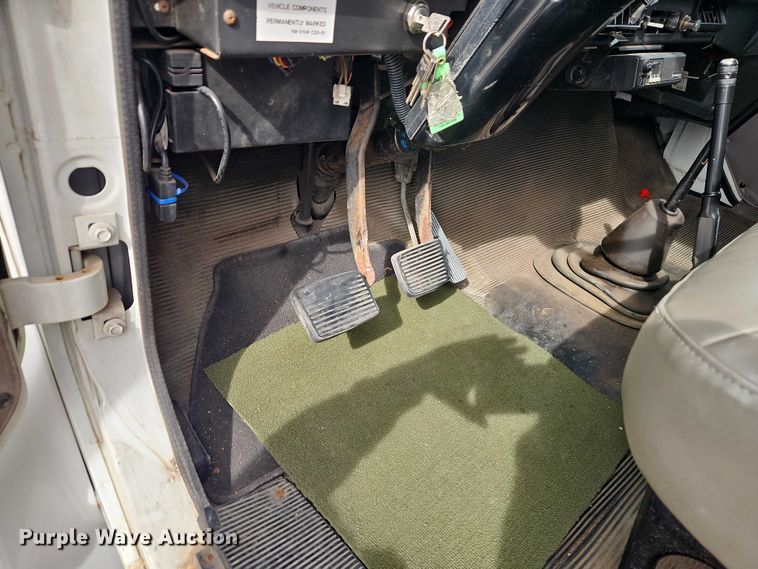 image for item FN5583 1998 International 4700 box truck