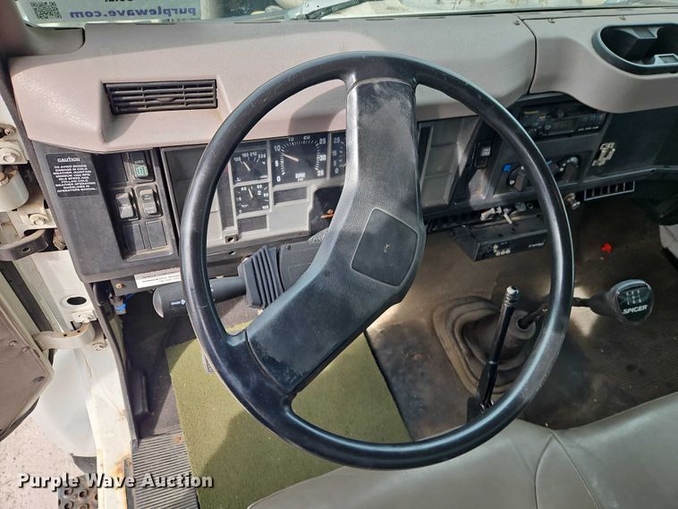 image for item FN5583 1998 International 4700 box truck