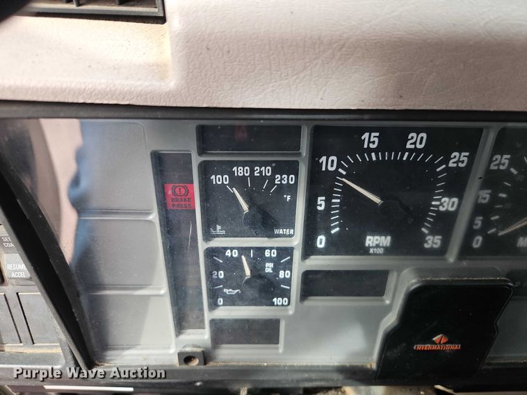 image for item FN5583 1998 International 4700 box truck