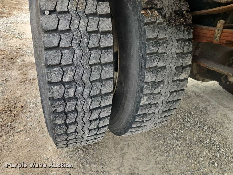 image for item FN5583 1998 International 4700 box truck