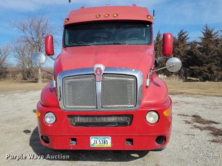 image for item NK9837 2003 Kenworth T2000 semi truck