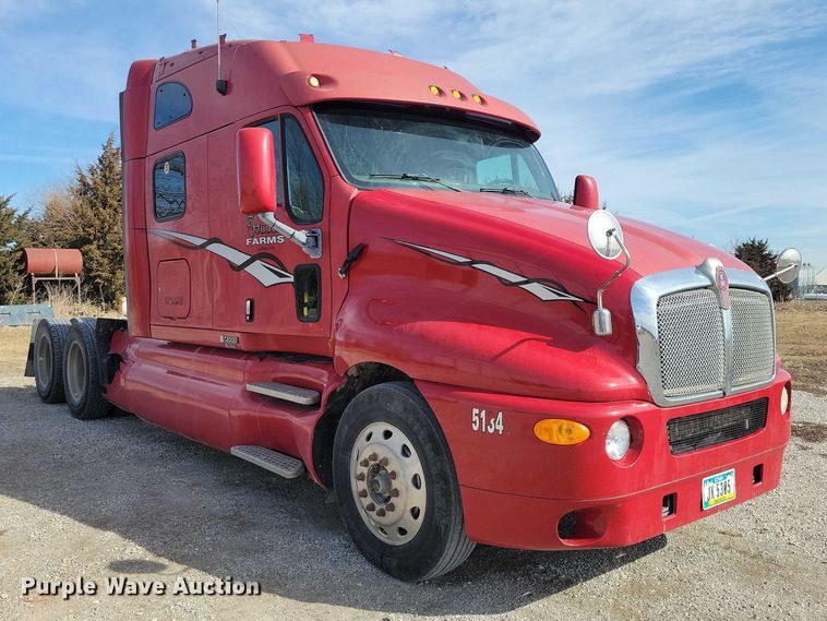 image for item NK9837 2003 Kenworth T2000 semi truck