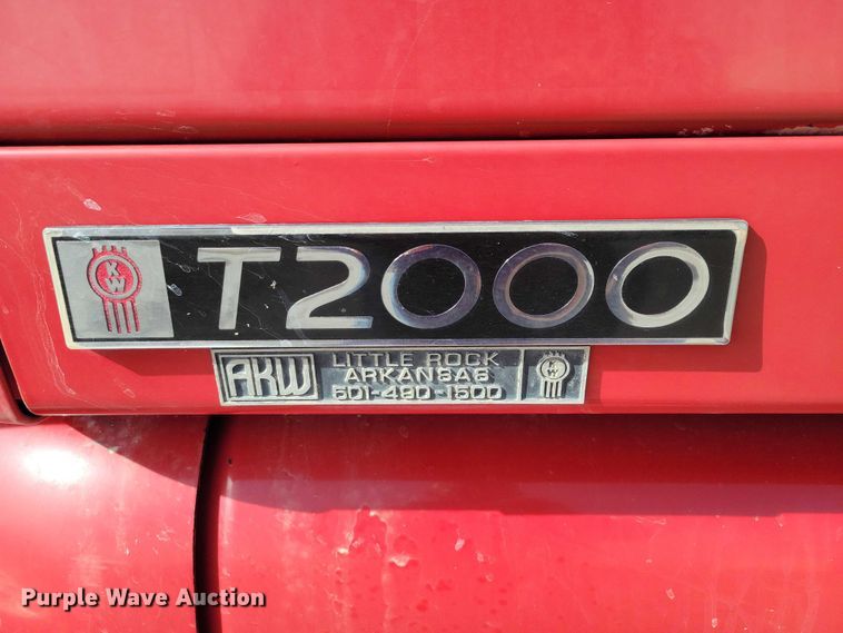 image for item NK9837 2003 Kenworth T2000 semi truck