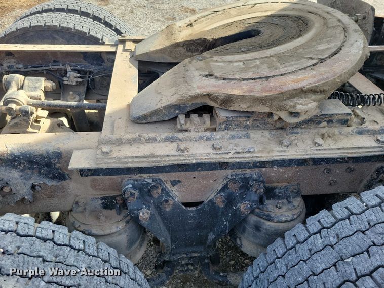 image for item NK9837 2003 Kenworth T2000 semi truck