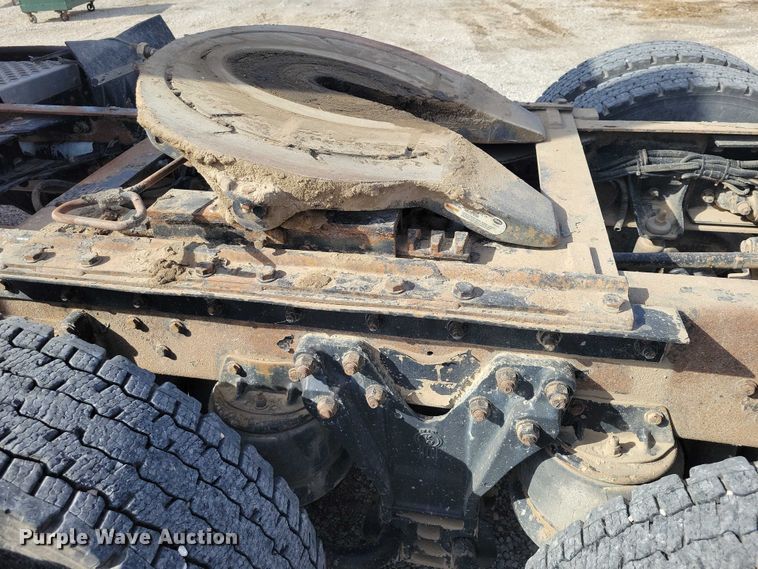 image for item NK9837 2003 Kenworth T2000 semi truck