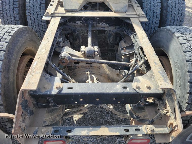 image for item NK9837 2003 Kenworth T2000 semi truck