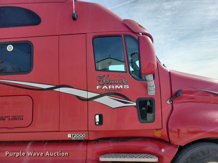 image for item NK9837 2003 Kenworth T2000 semi truck