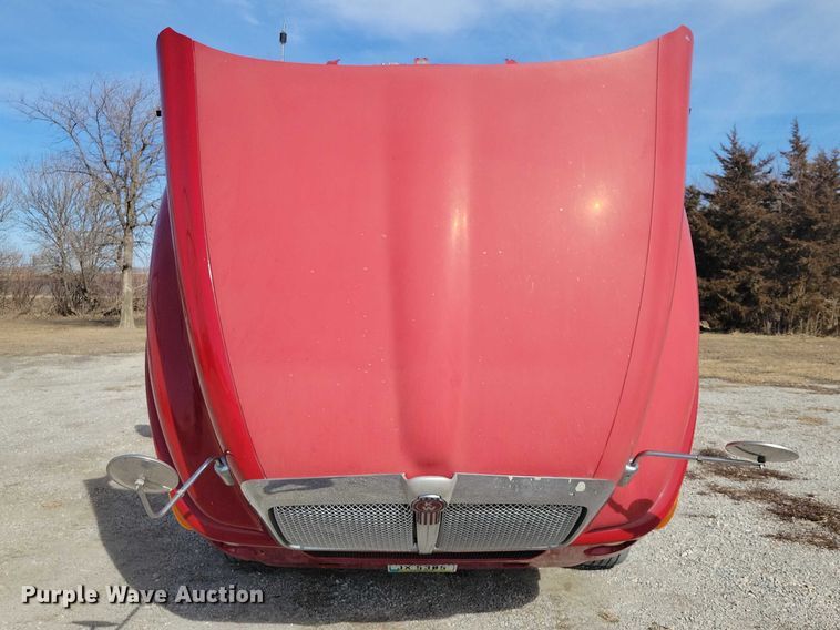 image for item NK9837 2003 Kenworth T2000 semi truck