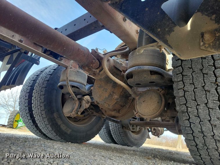 image for item NK9837 2003 Kenworth T2000 semi truck