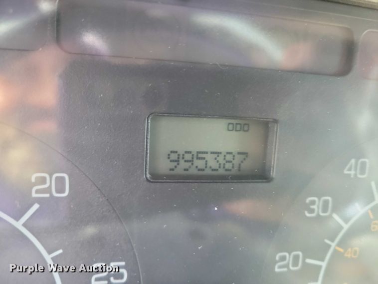 image for item NK9837 2003 Kenworth T2000 semi truck