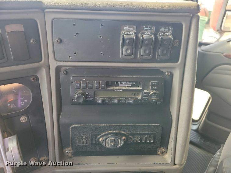 image for item NK9837 2003 Kenworth T2000 semi truck