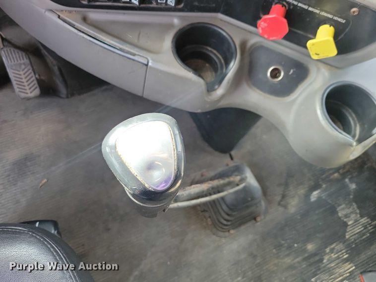 image for item NK9837 2003 Kenworth T2000 semi truck