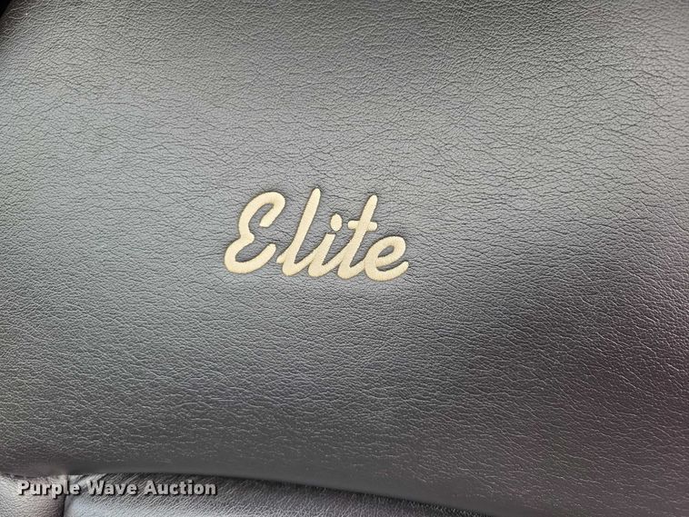 image for item NK9837 2003 Kenworth T2000 semi truck