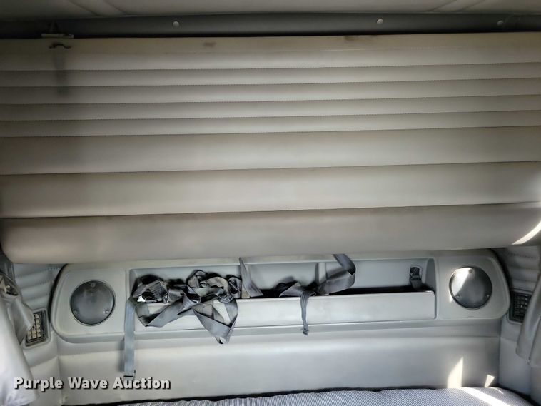 image for item NK9837 2003 Kenworth T2000 semi truck